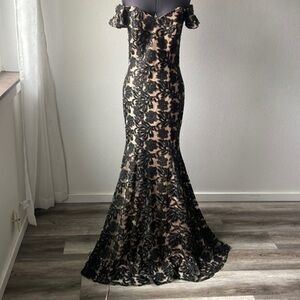 NWT Mia Paluzzi gown black sequin Floral EXQUISITE! size 4